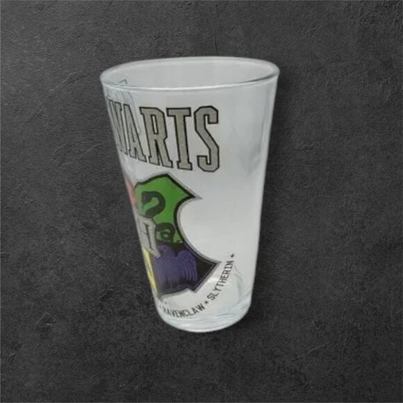 Harry Potter Hogwarts Crest Pint Glass Tumbler 16 oz - Picture 2 of 8